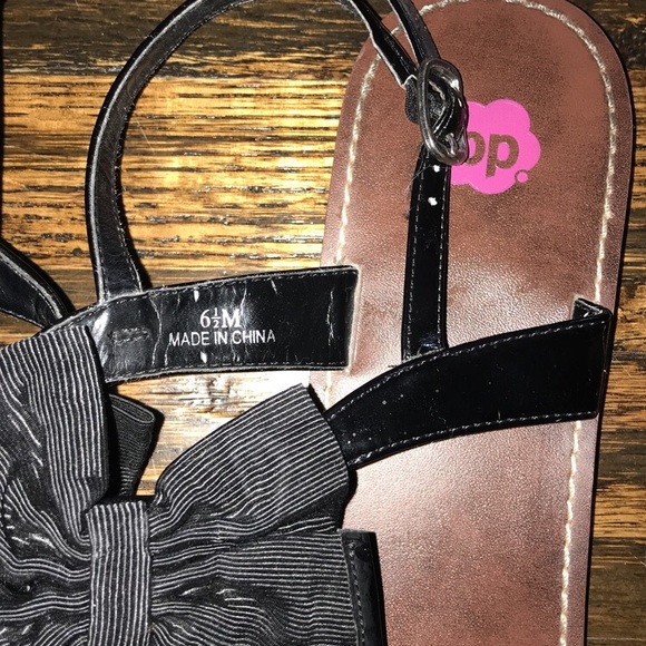 black bow sandals - Picture 3 of 4